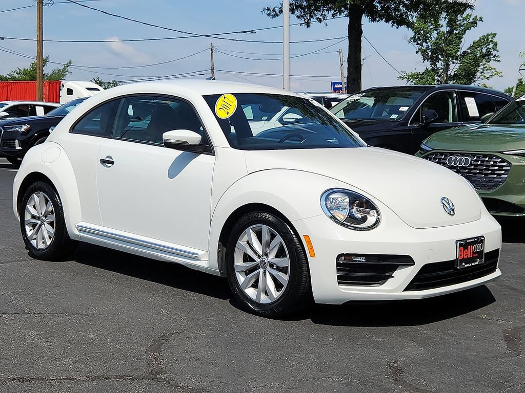 Used 2017 Volkswagen Beetle 1.8T Classic FWD image 2