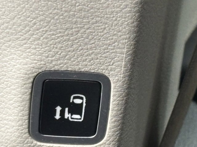 Used 2017 Chrysler Pacifica Touring-L image 12