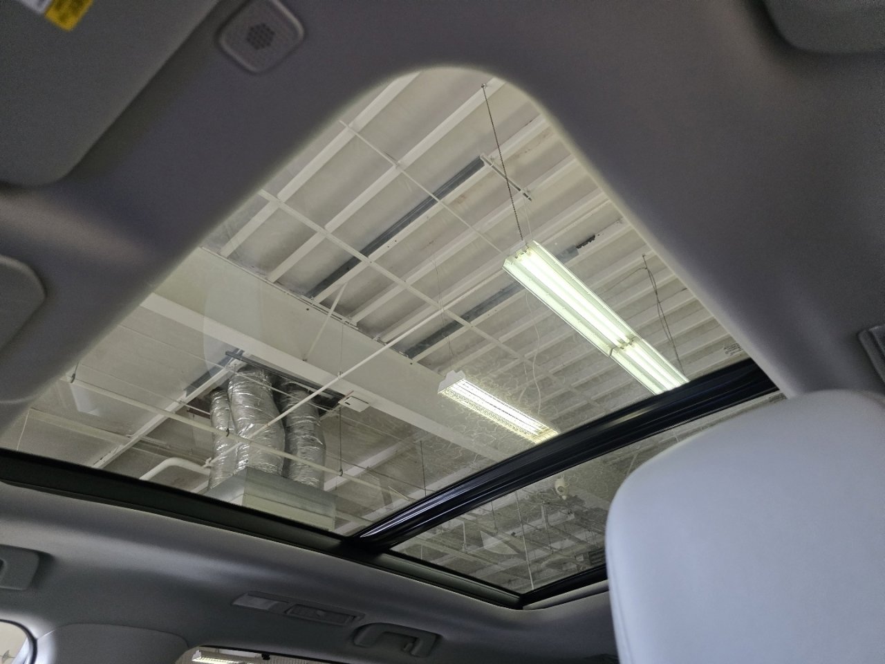 New 2026 Toyota Highlander Platinum AWD/4WD image 3