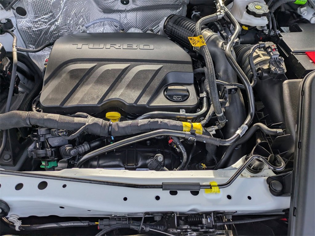 Used 2025 Chevrolet Trax LT w/ LT Convenience Package image 36