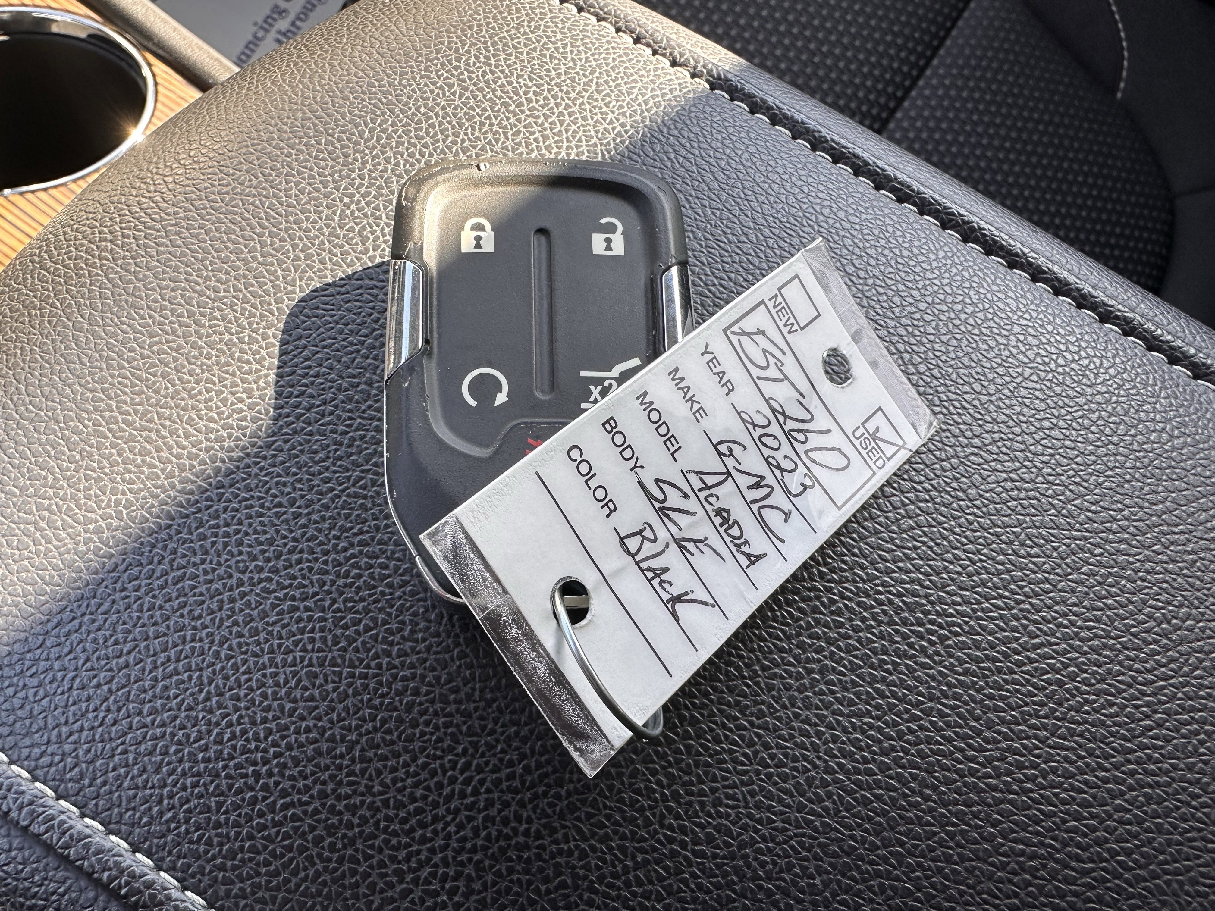 Used 2023 GMC Acadia SLE w/ Driver Convenience Package image 33