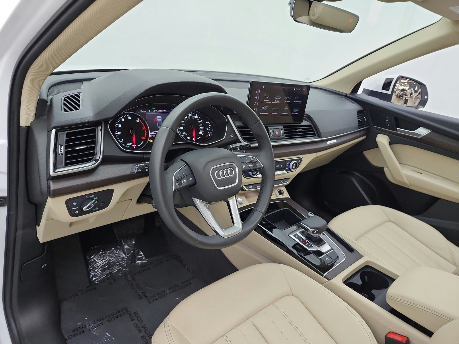 Used 2023 Audi Q5 2.0T Premium w/ Convenience Package AWD/4WD image 9