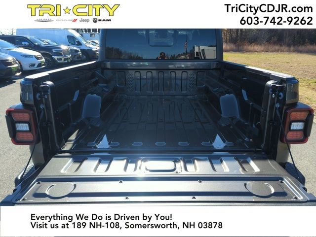 New 2026 Jeep Gladiator Willys image 11