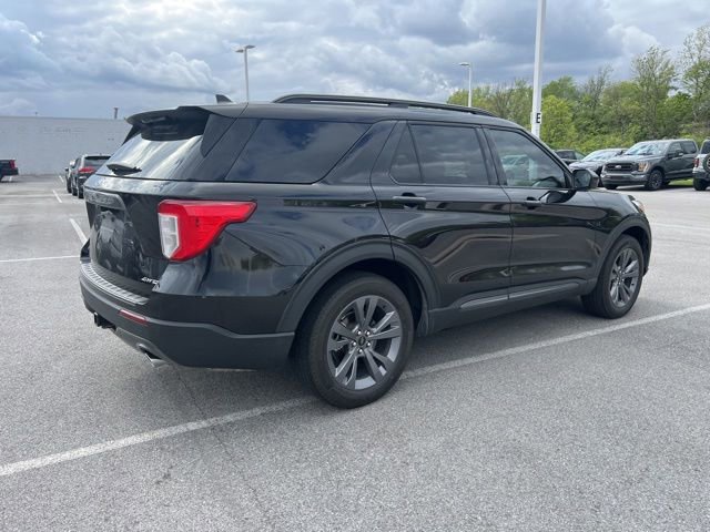 Used 2022 Ford Explorer XLT w/ Equipment Group 202A AWD/4WD image 11