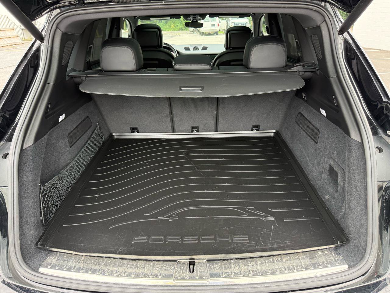 Used 2019 Porsche Cayenne E-Hybrid AWD/4WD image 16