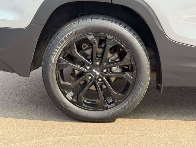 Used 2020 GMC Terrain SLE w/ Driver Convenience Package FWD image 6