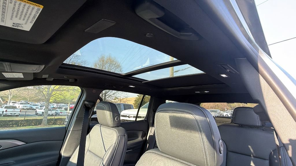New 2026 Chevrolet Traverse LT w/ Sun and Wheel Package image 15