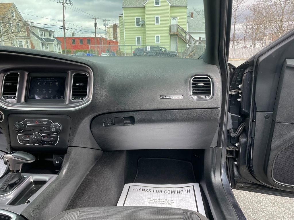 Used 2019 Dodge Charger SXT image 28