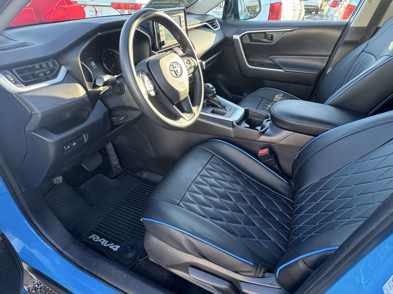 Used 2019 Toyota RAV4 LE image 11