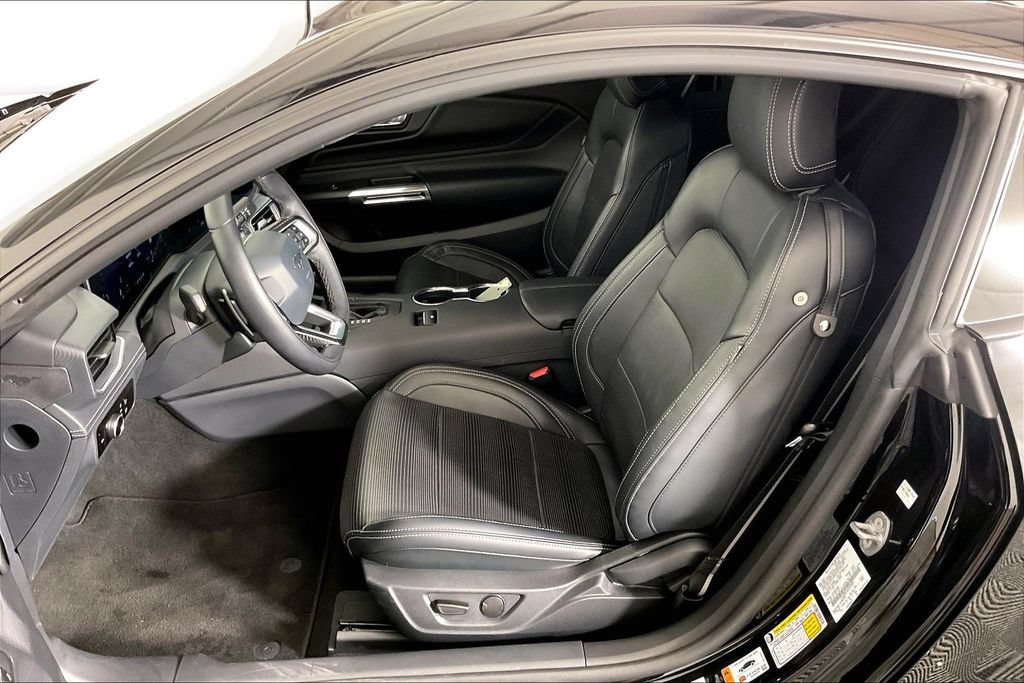 Used 2025 Ford Mustang GT Premium RWD image 29