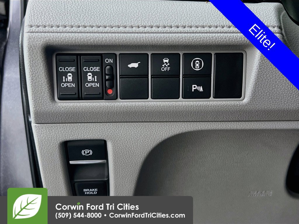 Used 2023 Honda Odyssey Elite image 19