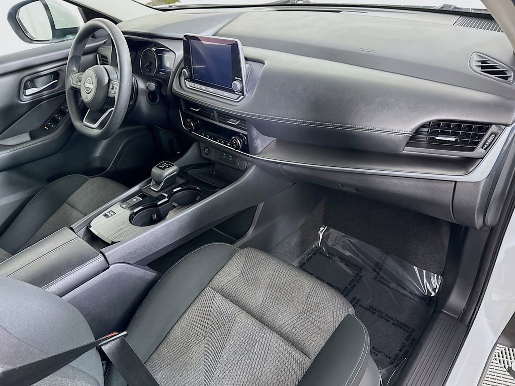 Certified 2024 Nissan Rogue SV image 31