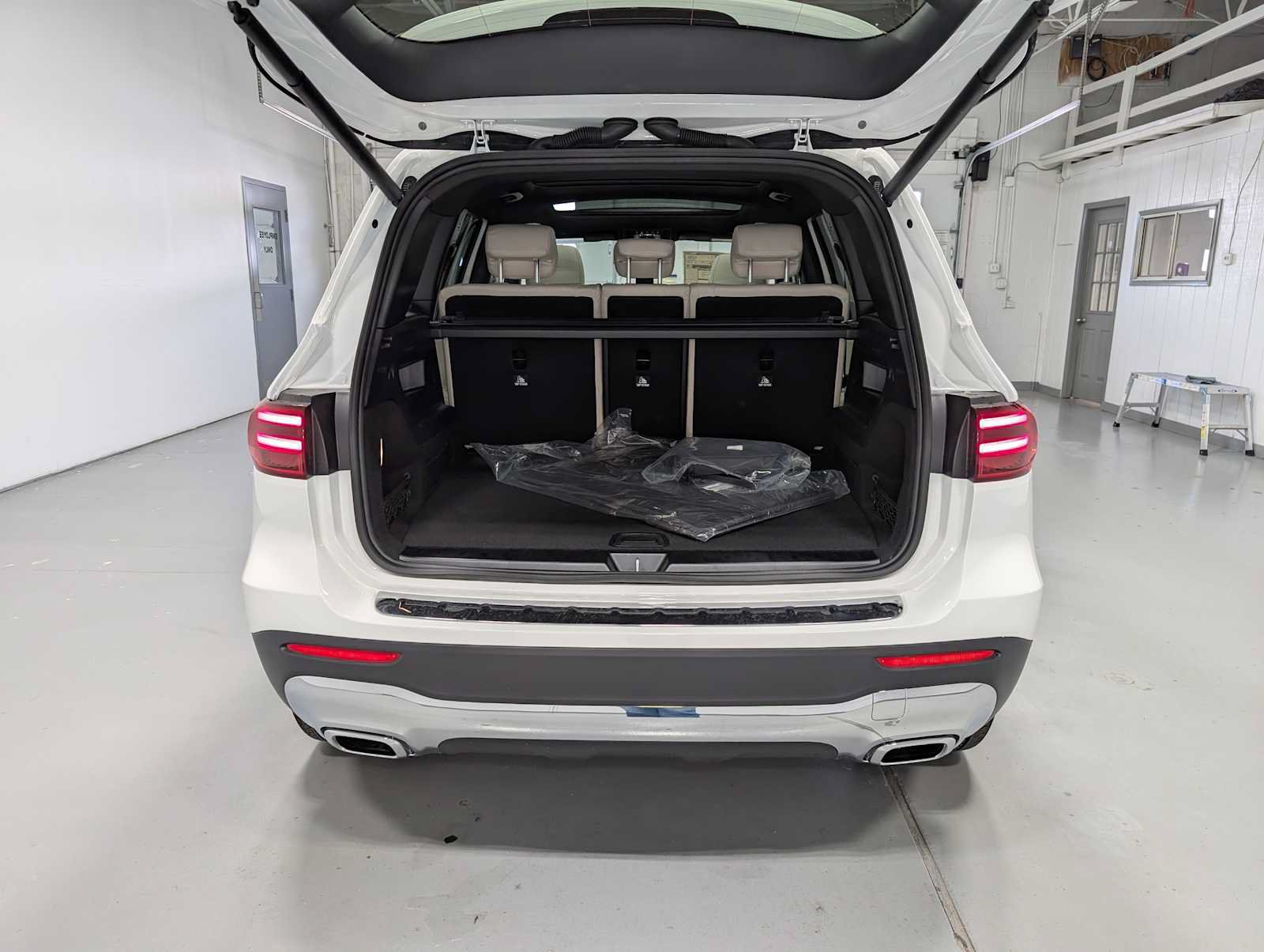 New 2026 Mercedes-Benz GLB 250 4MATIC image 22