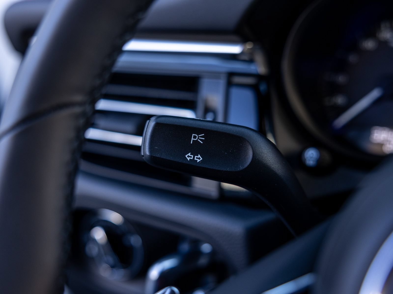 Certified 2025 Porsche Macan S AWD/4WD image 47