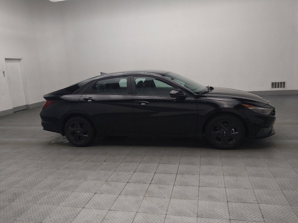 Used 2022 Hyundai Elantra SEL image 11