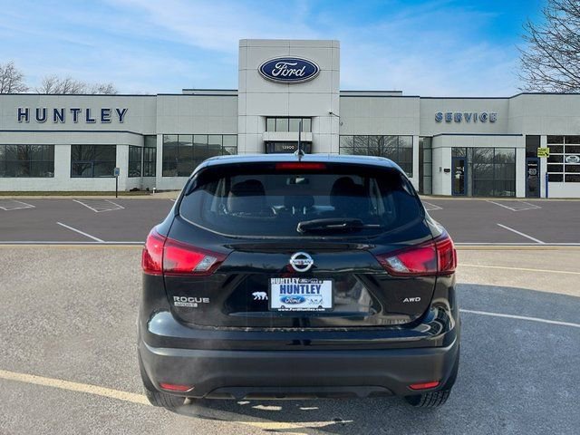 Used 2019 Nissan Rogue Sport S w/ Appearance Package image 5