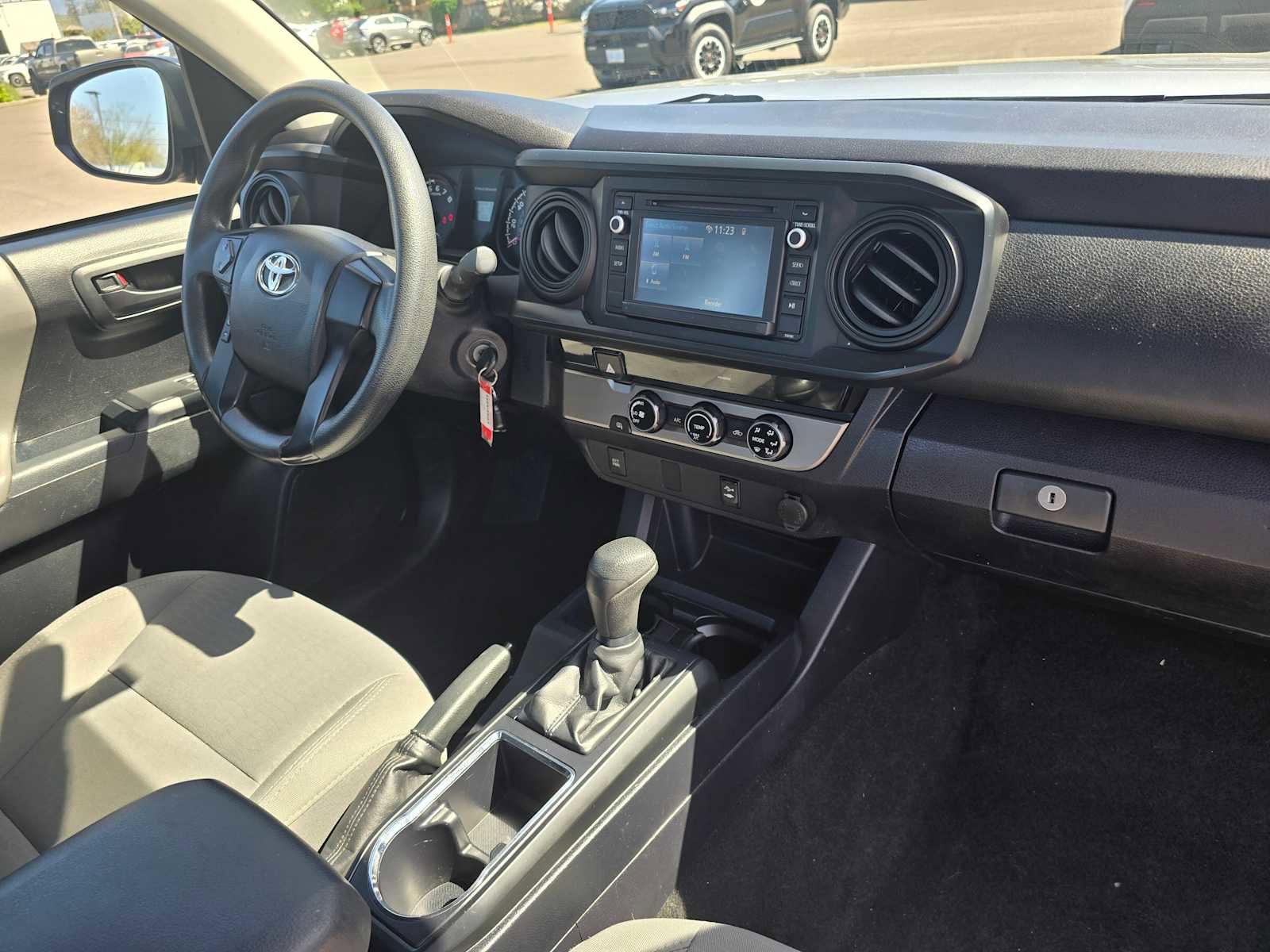 Used 2017 Toyota Tacoma SR RWD image 12