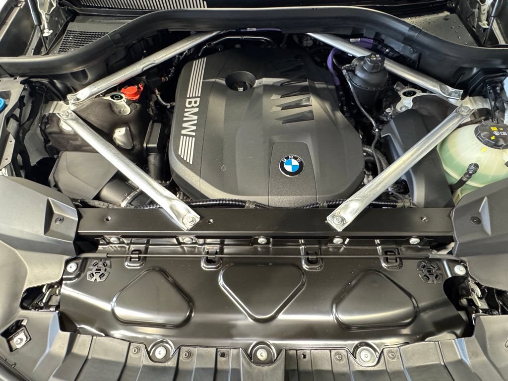 Used 2026 BMW X7 xDrive40i w/ M Sport Package AWD/4WD image 32