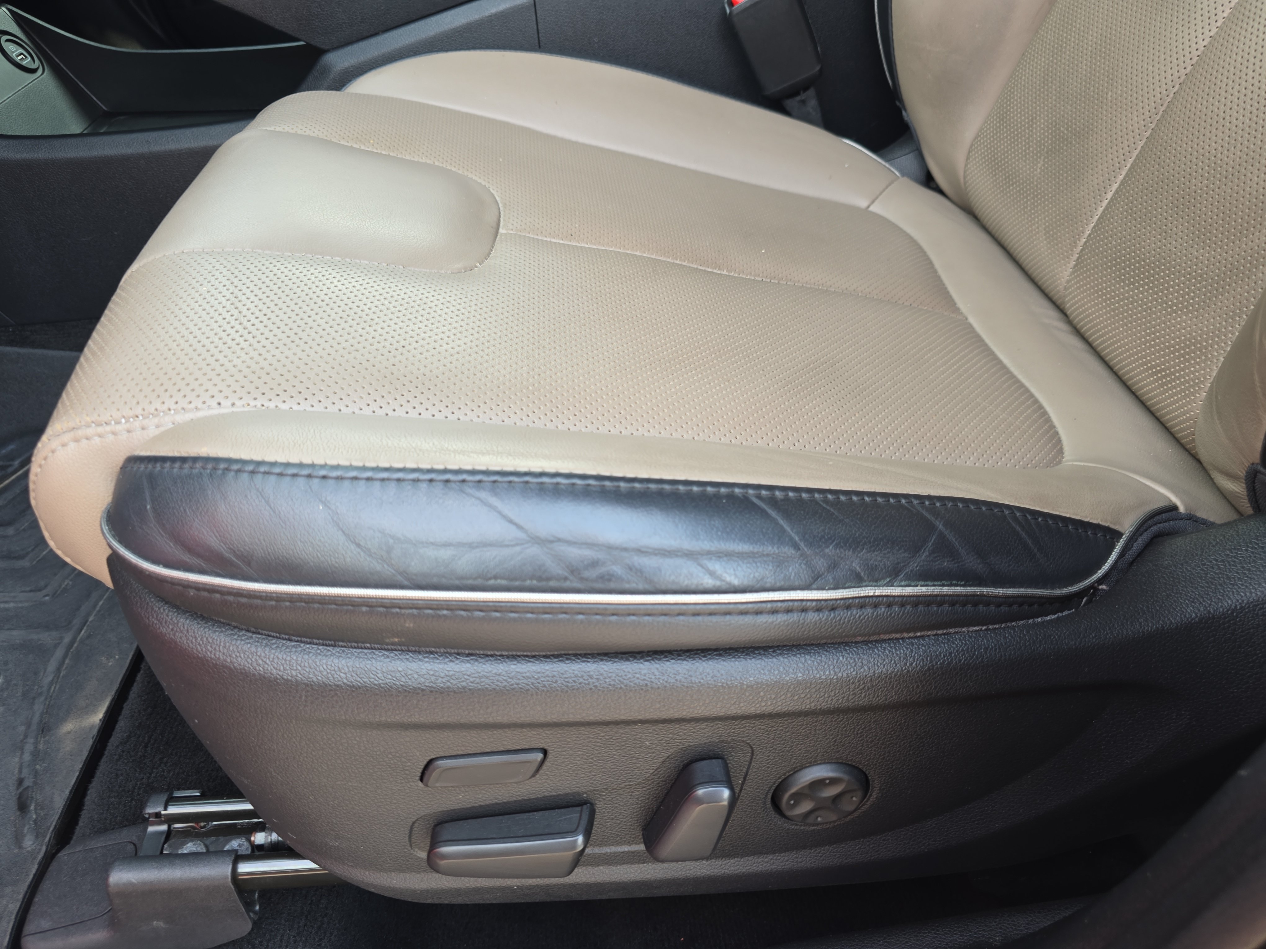 Used 2021 Hyundai Santa Fe Limited w/ Cargo Package AWD/4WD image 30