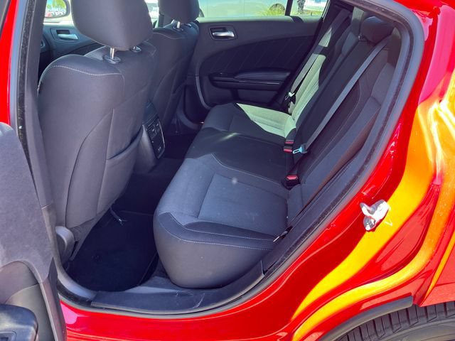 Used 2020 Dodge Charger SXT w/ Blacktop Package RWD image 3