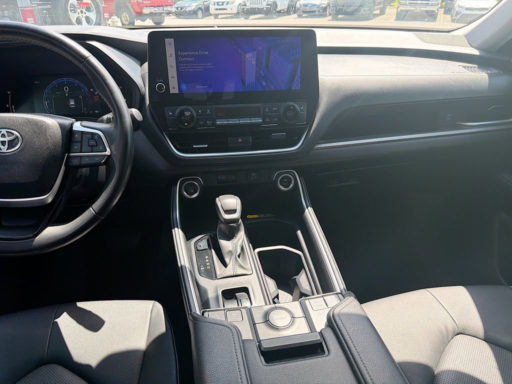 Used 2025 Toyota Grand Highlander FWD image 19