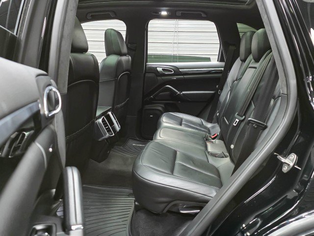 Used 2014 Porsche Cayenne GTS AWD/4WD image 15
