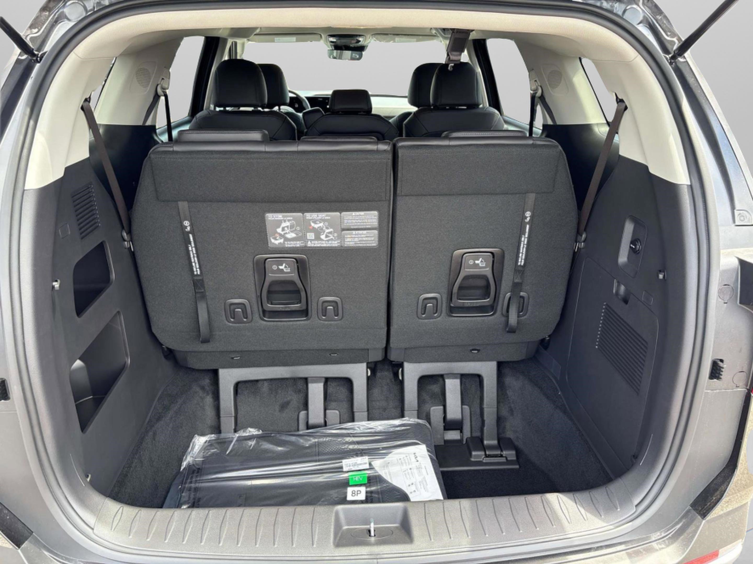 New 2026 Kia Carnival LXS image 29