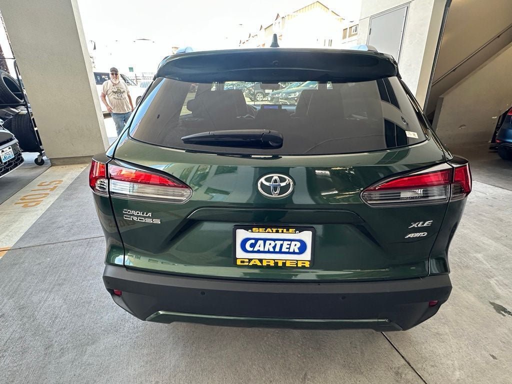 Used 2024 Toyota Corolla Cross XLE w/ Convenience Package AWD/4WD image 5
