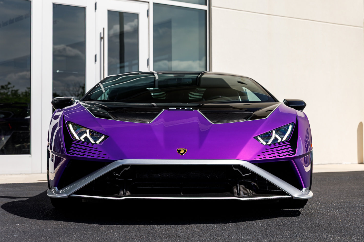 Used 2023 Lamborghini Huracan STO image 8