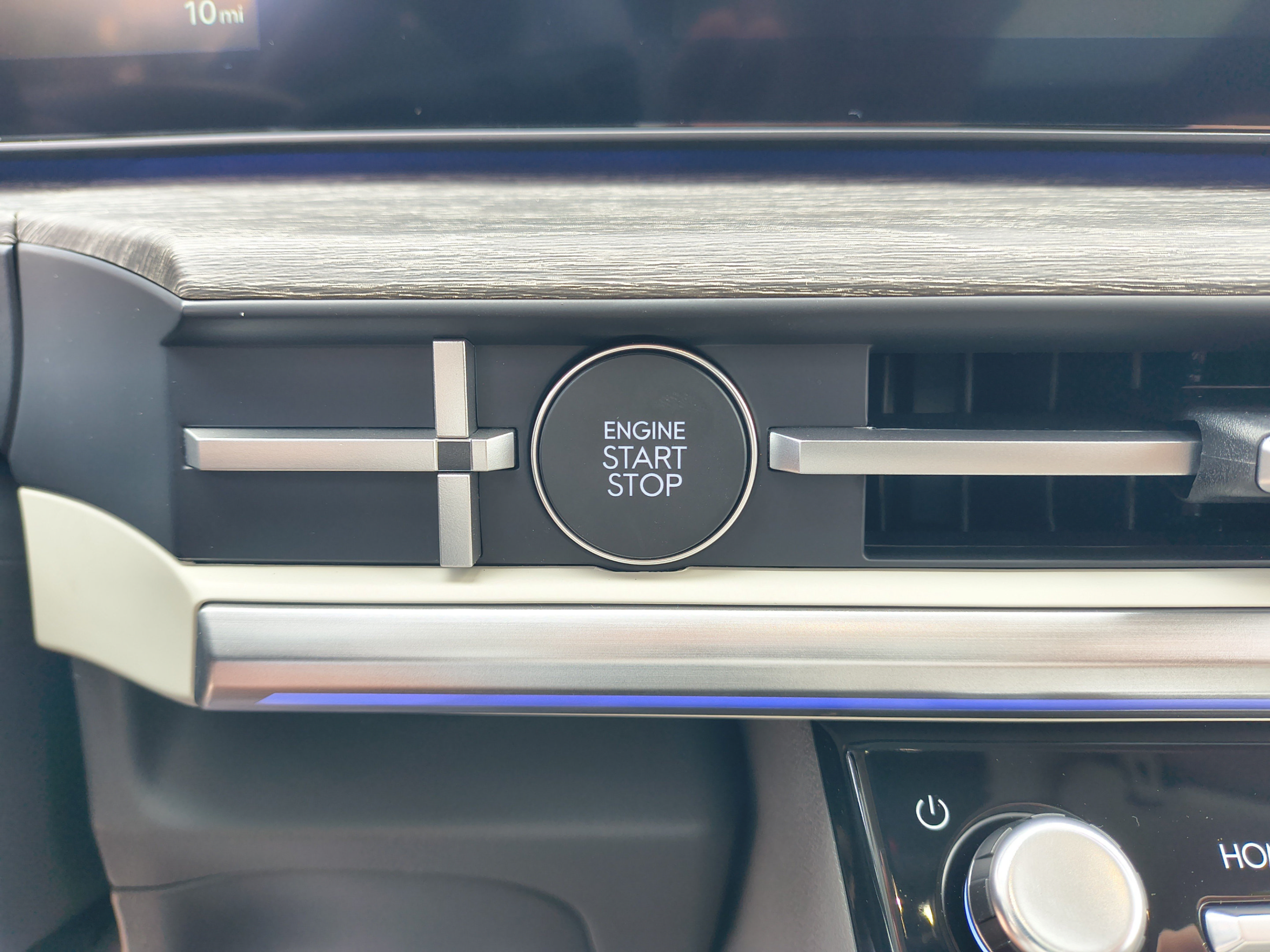New 2027 Hyundai Santa Fe Limited FWD image 34
