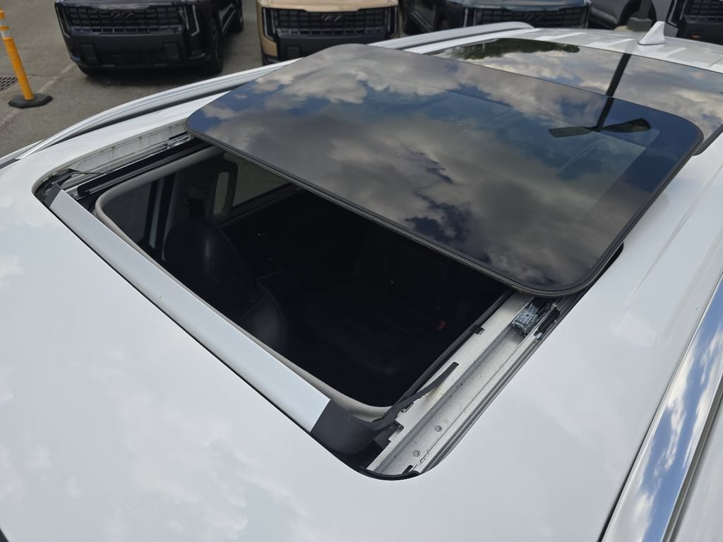 Used 2020 Kia Telluride SX w/ SX Prestige Package AWD/4WD image 3