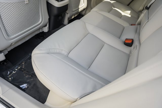 New 2026 Volvo XC60 B5 Ultra w/ Protection Package Premier image 30