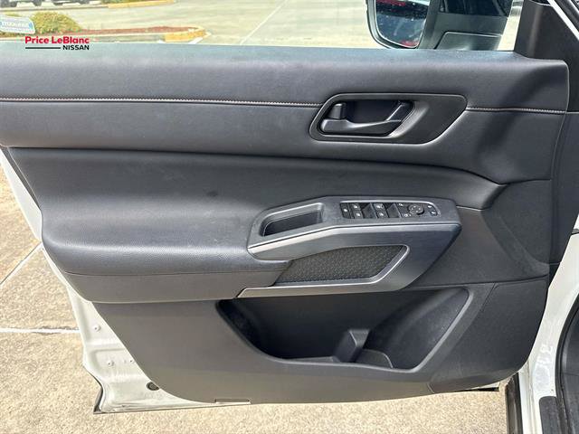 Used 2024 Nissan Pathfinder Rock Creek AWD/4WD image 17