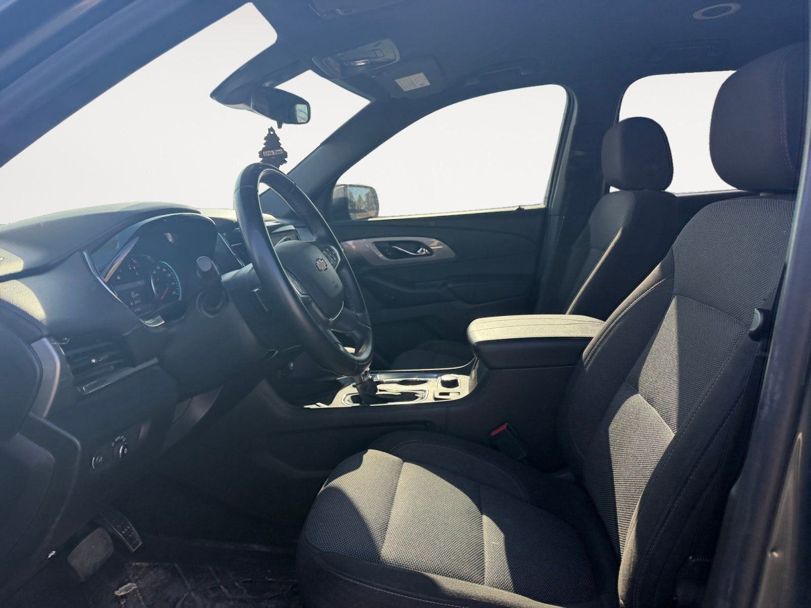 Used 2023 Chevrolet Traverse LT w/ LPO, Floor Liner Package image 9