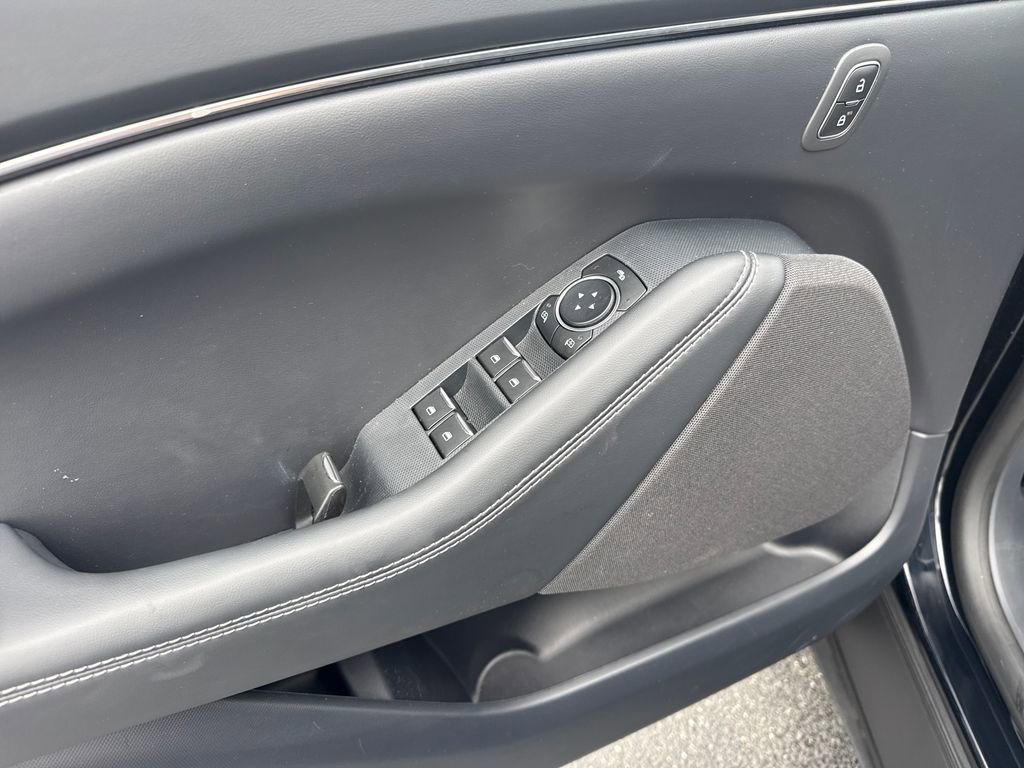 Used 2025 Ford Mustang Mach-E Select AWD/4WD image 25