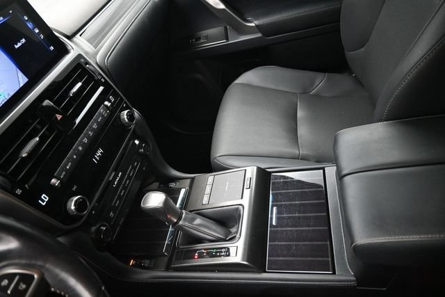 Used 2022 Lexus GX 460 Premium w/ Premium Package AWD/4WD image 18