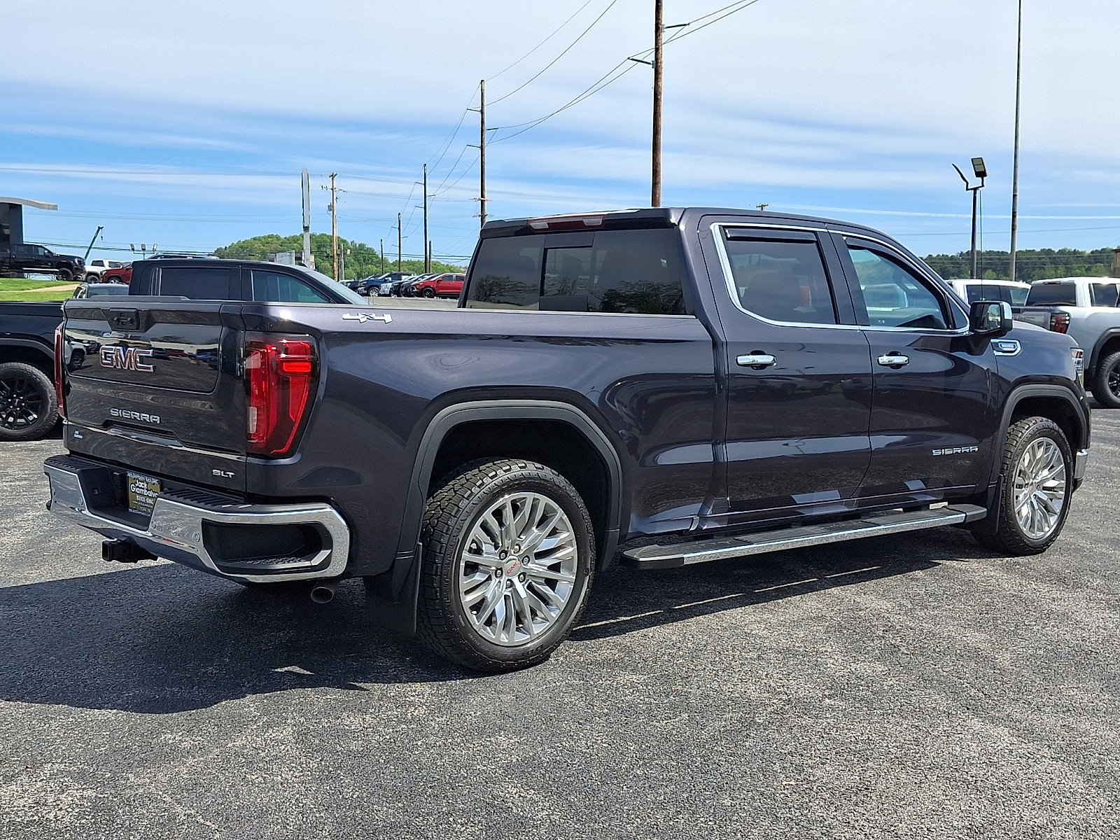 Used 2024 GMC Sierra 1500 SLT w/ SLT Premium Plus Package AWD/4WD image 7