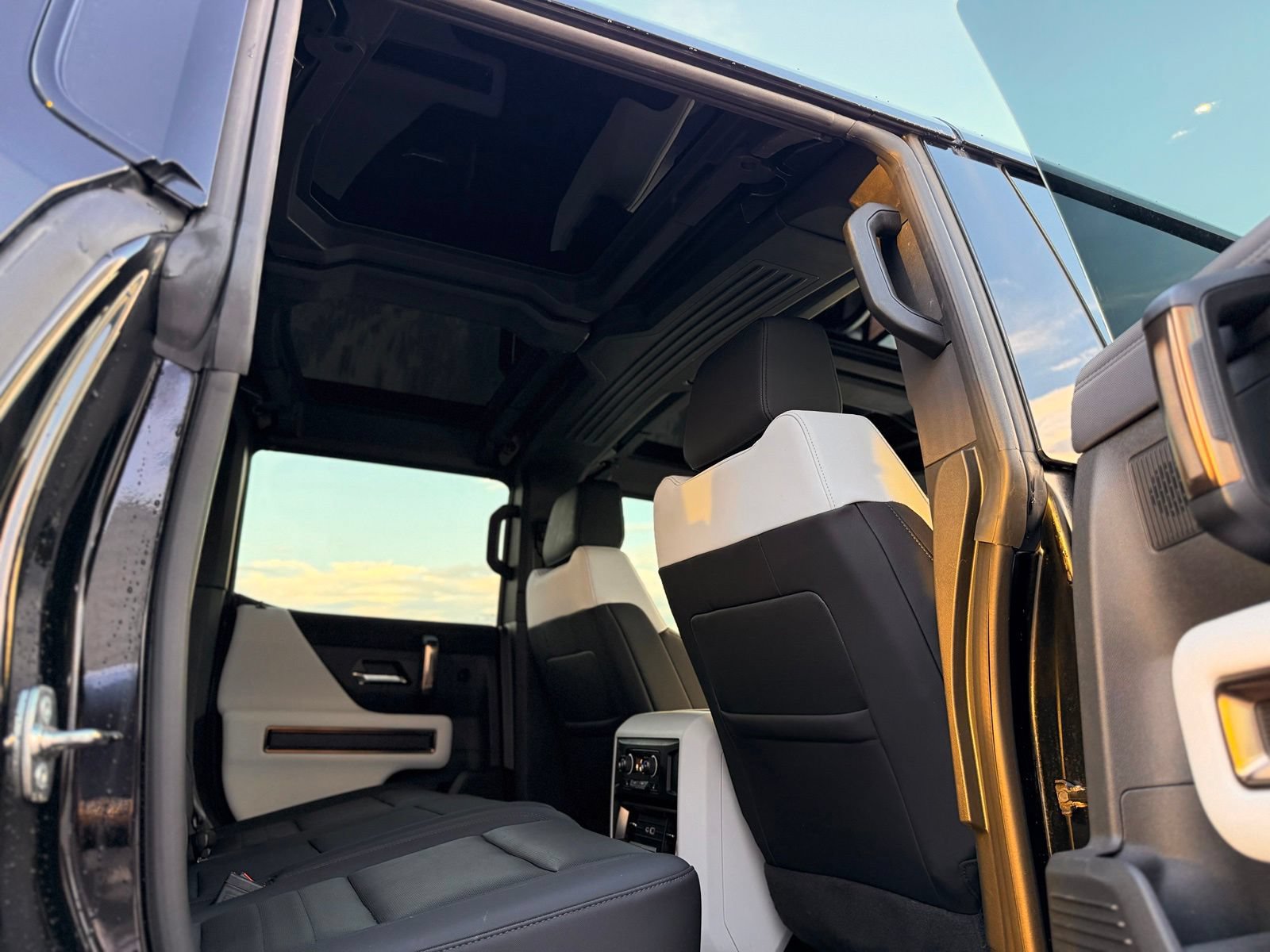 Used 2024 GMC Hummer EV 2X w/ Extreme Off-Road Package AWD/4WD image 33
