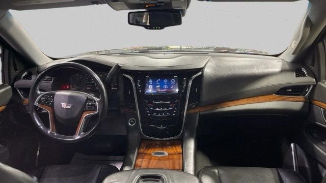 Used 2015 Cadillac Escalade Luxury AWD/4WD image 14
