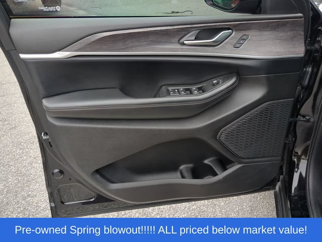 Used 2024 Jeep Grand Cherokee L Limited AWD/4WD image 20