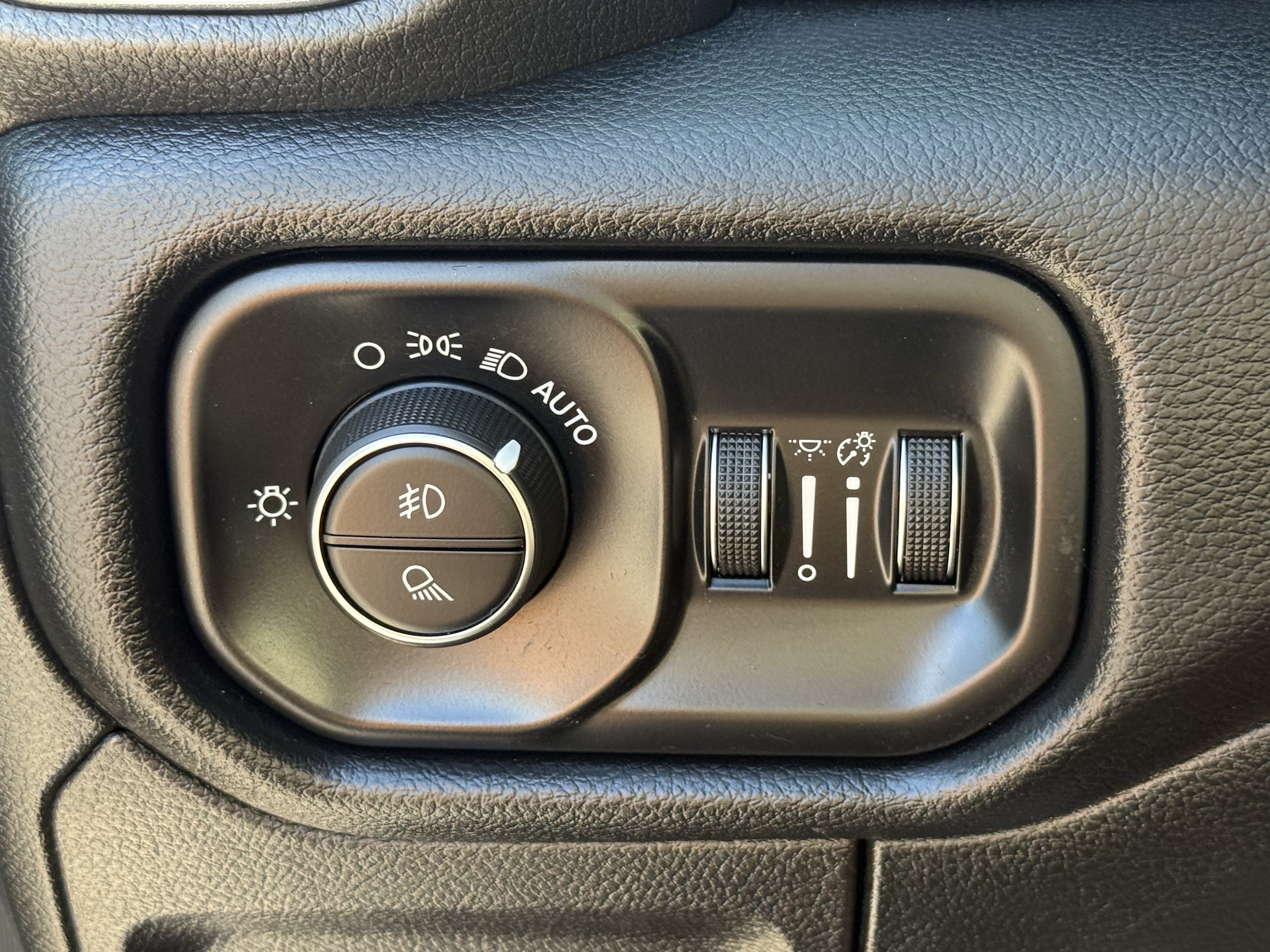 Used 2021 RAM 1500 Laramie w/ Sport Appearance Package AWD/4WD image 25