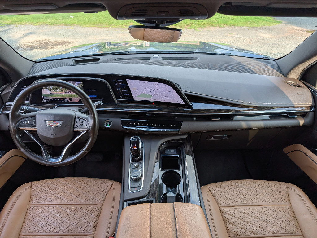 Used 2021 Cadillac Escalade Premium Luxury w/ LPO, Radiant Package AWD/4WD image 34