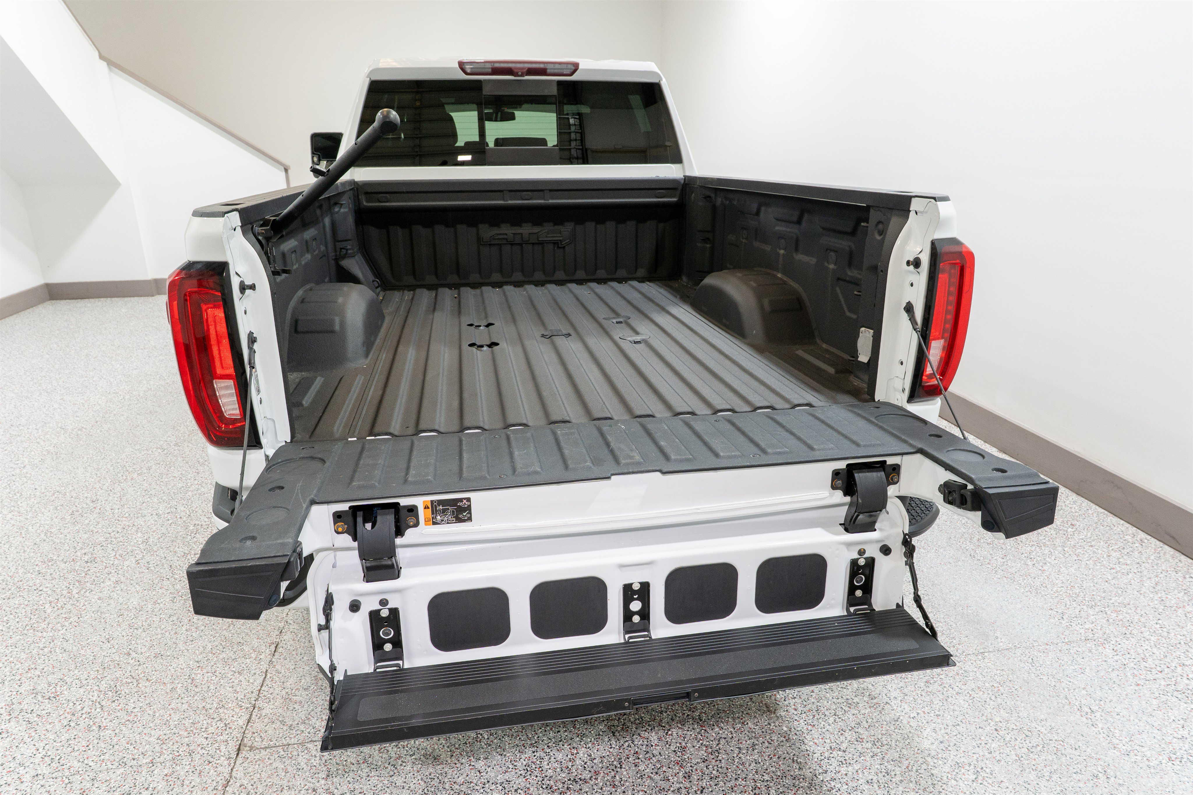 Used 2022 GMC Sierra 2500 AT4 w/ AT4 Preferred Package image 11