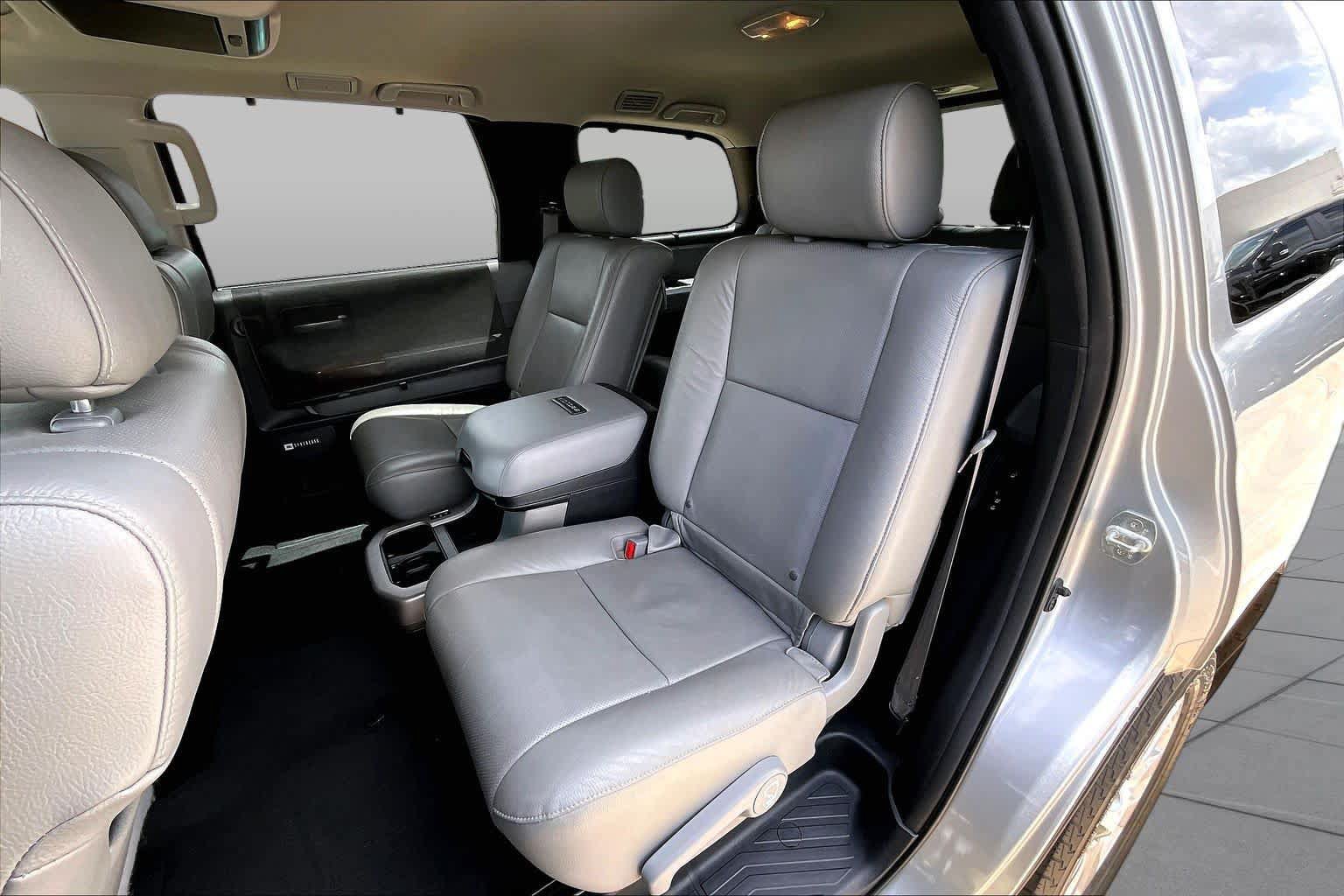Used 2020 Toyota Sequoia Platinum RWD image 21