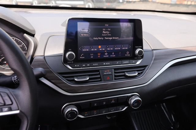 Certified 2024 Nissan Altima 2.5 SV FWD image 15
