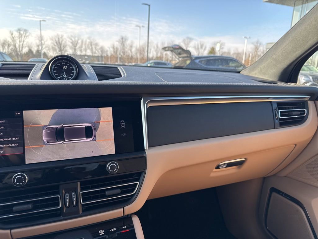 Used 2024 Porsche Macan GTS image 34