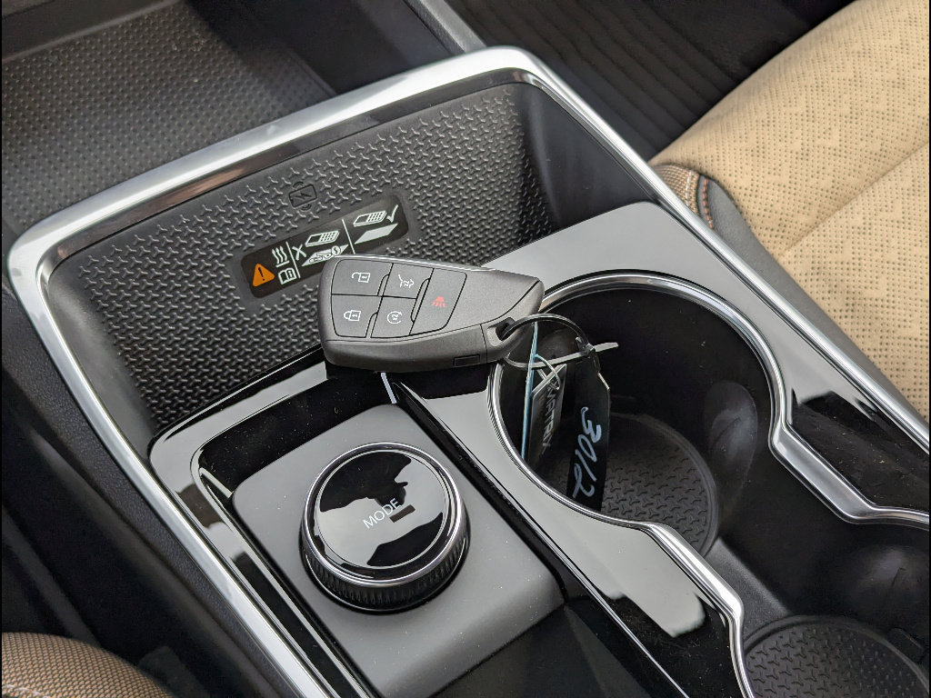 New 2026 Chevrolet Equinox ACTIV w/ LPO, Floor Liner Package image 24