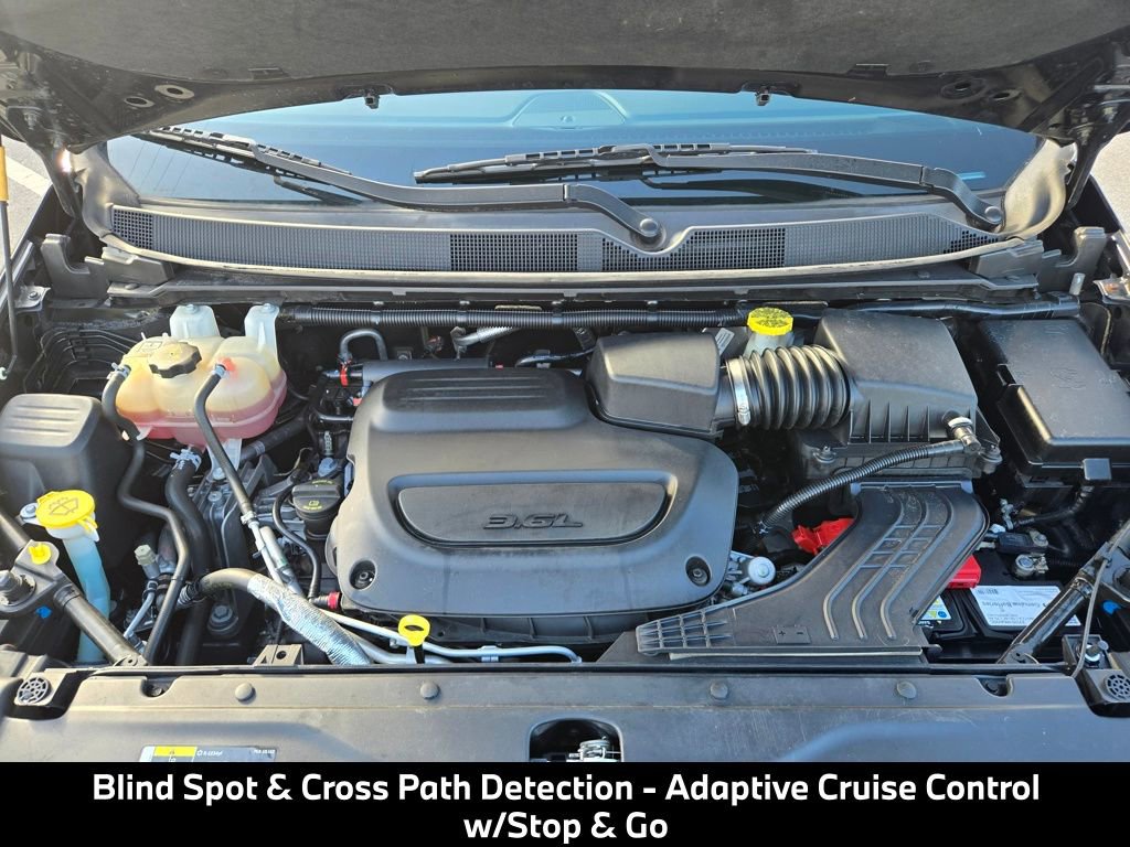 Used 2019 Chrysler Pacifica Touring-L Plus w/ Advanced Safetytec Group FWD image 17