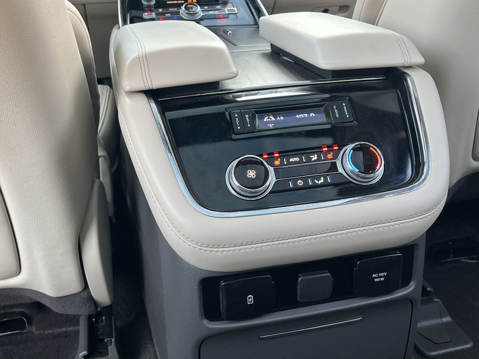 Used 2021 Lincoln Navigator Reserve w/ Luxury Package image 35