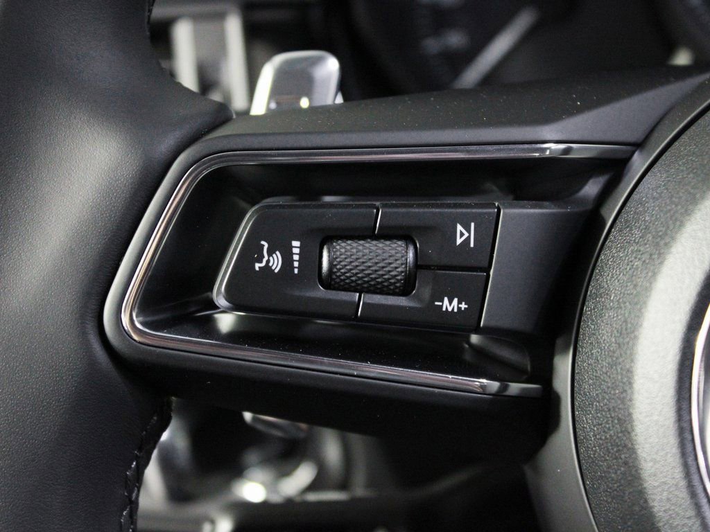 Certified 2026 Porsche Macan AWD/4WD image 23